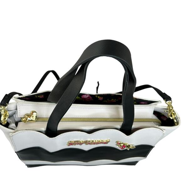 Betsey Johnson Bee Tote Bag Purse Black & White Scallop Logo Statement Handbag - Picture 4 of 16